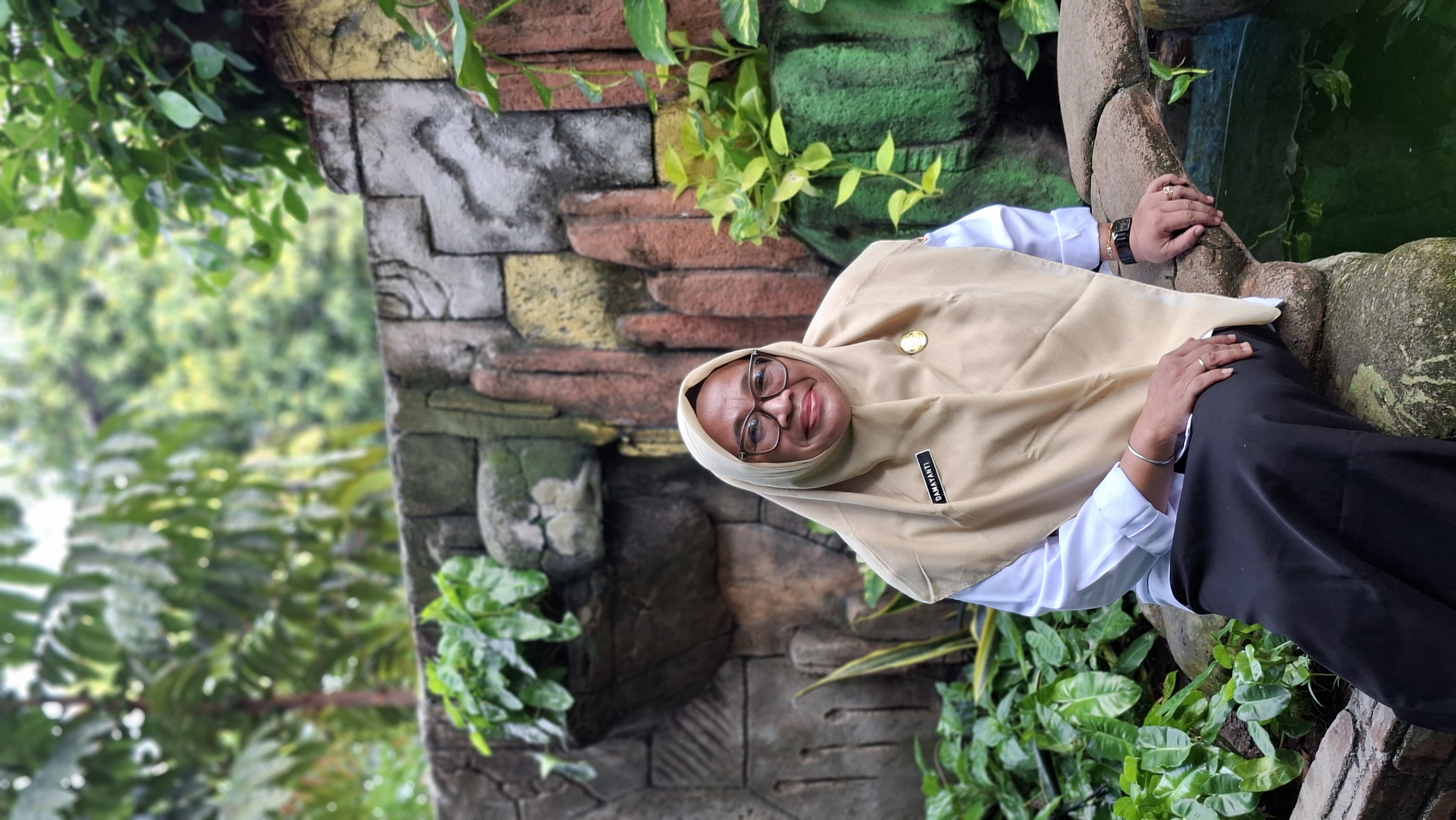Damayanti, S.Pd